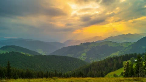 The Mountain Forest on Background of Sunset 库存影片 100246069