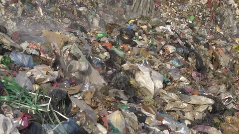 Mountain Of Garbage Waste Plastic Bottles Packages Of Rotting Food Stockbeeldmateriaal 71637075