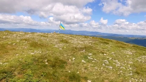 Mountain grass and blue sky,top of green hill. Mount Goverla. Ukraine Видео 73854896