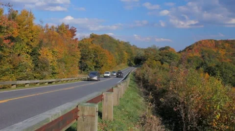 Mountain highway, autumn Stockbeeldmateriaal 8677218