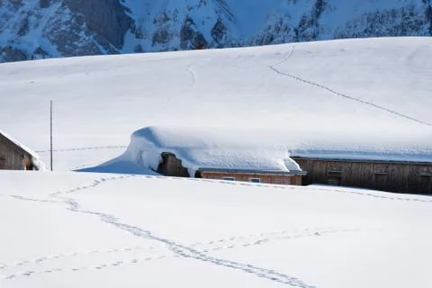 Mountain hut in the snow Foto stock