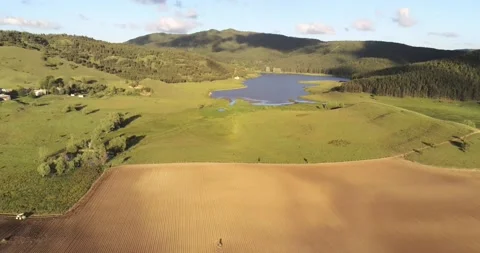 Mountain lake Video stock 132790034