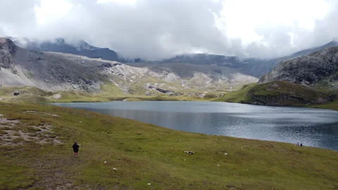 Mountain lake 動画素材 166679529