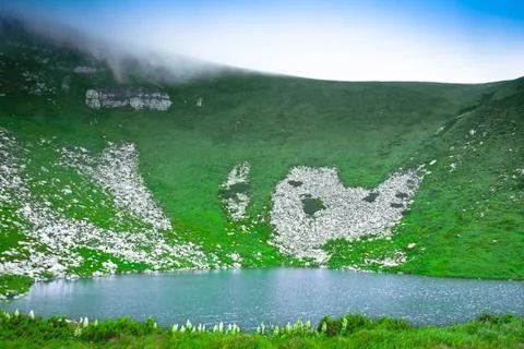 Mountain lake Fotos Stock