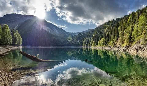 Mountain Lake Fotos Stock