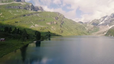 Mountain lake in summer 스톡 동영상 91852609