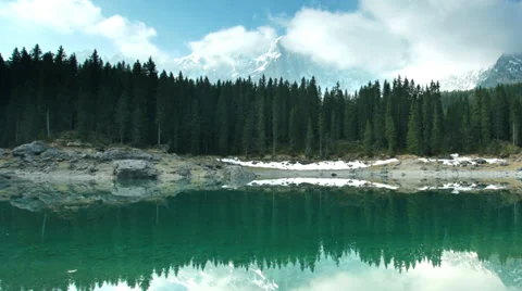 Mountain lake time lapse Stock Footage 39284203