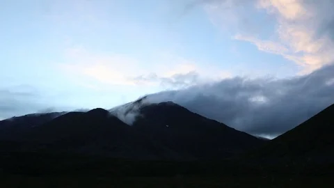 Mountain landscape. Clouds flowing through the mountains Vidéo 93953374