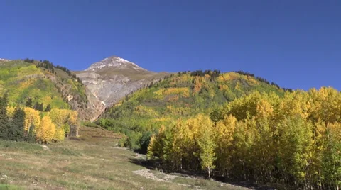 Mountain Landscape in Fall Vídeos de archivo 31243140