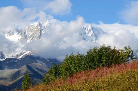 Mountain landscape in upper svaneti, zone of alpine meadows, trekking route Foto stock