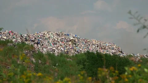 Mountain large garbage pile and pollution,Pile of stink and toxic residue 스톡 동영상 136510899