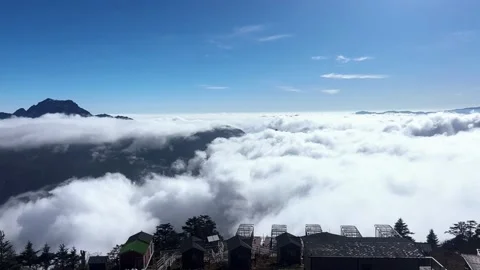 Mountain Lodges Above Clouds in High Altitude Sichuan China Видео 334705935