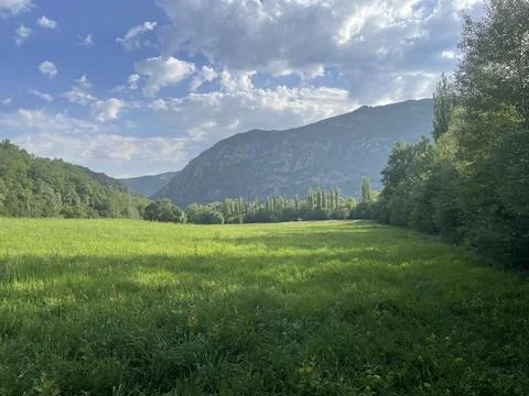 Mountain meadow clouds 1 Fotos de archivo