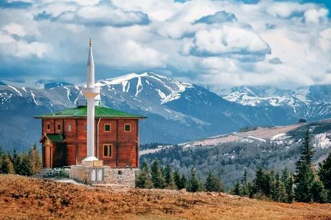 Mountain mosque at Sultan Murat Plateau Foto stock