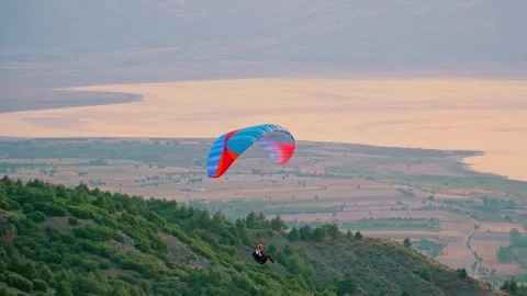 Mountain Paragliding Scene Vídeo Stock 310752149