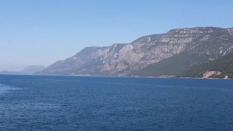 To the mountain parallel to the sea. Stock-Footage 160969671