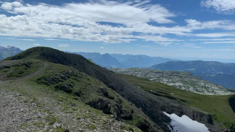 Mountain pass in between Grindewald and INterlaken in the swiss alps Stock Footage 247497222