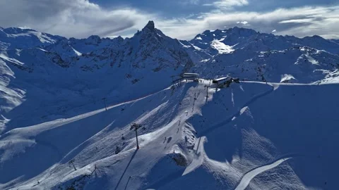 Mountain Pass Hyperlapse Alpine Ski Area Winter 4K 動画素材 335638348