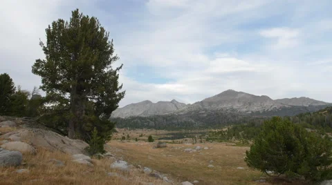 Mountain peak fast timelapse Vídeos de archivo 66947122