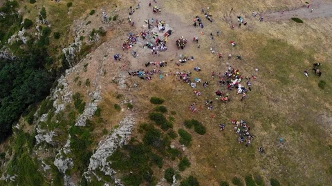 Mountain Peak Gathering 스톡 동영상 114185221