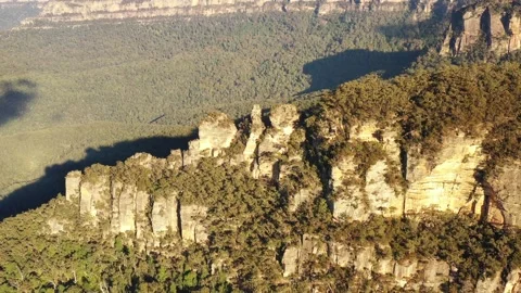 Mountain peaks of Three Sisters rock formation, Katoomba, Australia as 4k. Stock Footage 156687916