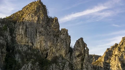Mountain peek against cloudy sky Stock-Footage 224065807
