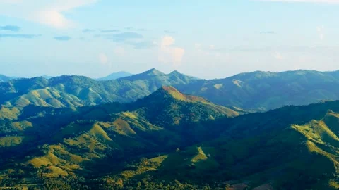 Mountain range and layers of green American hills on a sunny summer morning. Stock Footage 300381368