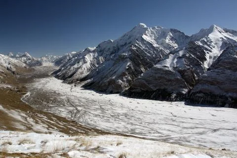 Mountain range covered in snow. Foto stock
