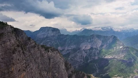 Mountain range. Rocky mountains in Grlo Sokolovo gorge. Stock-Footage 201694702