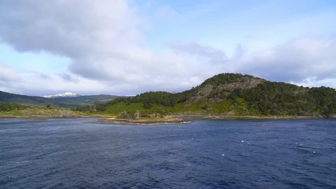 A mountain range seen from a ship in the Cape Horn area Видео 109509005