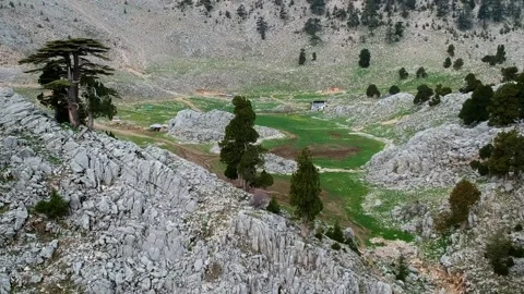 Mountain range in the Taurus mountains 스톡 동영상 220085112