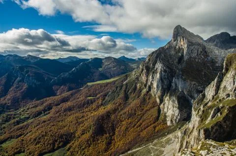 Mountain range at the top of Fuente De Stock Photos