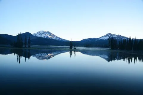 Mountain reflection oregon Stock Photos