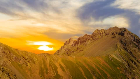 Mountain ridge at the dramatic sunset time lapse scene Vídeos de archivo 247168439