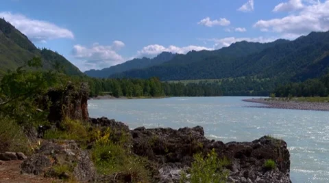 The mountain river 10 Video stock 8156542