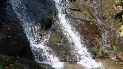 Mountain River 10 Vídeos de archivo 91656371