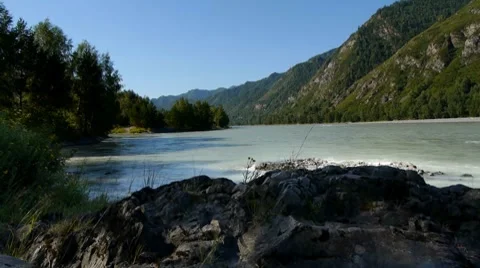 The mountain river 15 Video stock 8159559