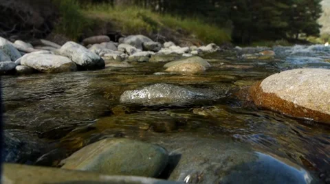 The mountain river 18 Video stock 8483976