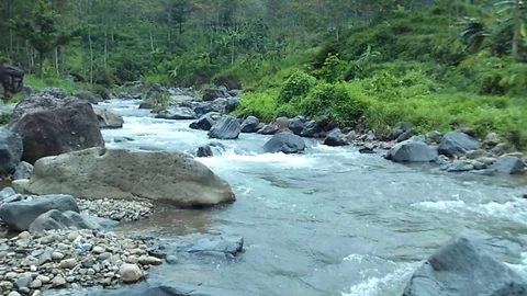 Mountain river and big stream on rainy day Video stock 124680340