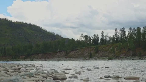 Mountain river background of green mountains Vidéo 301688177