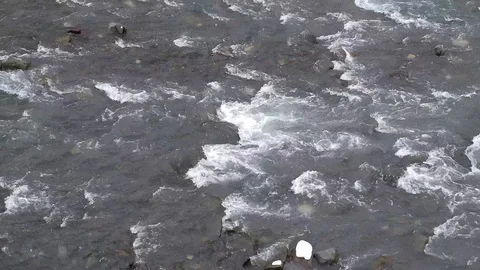 Mountain river from a bird's eye view, snowy winter. 스톡 동영상 101241028