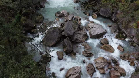 MOUNTAIN RIVER IN THE CANYON Vídeo Stock 185714087
