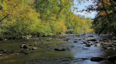 Mountain river, dolly left Stockbeeldmateriaal 8669739