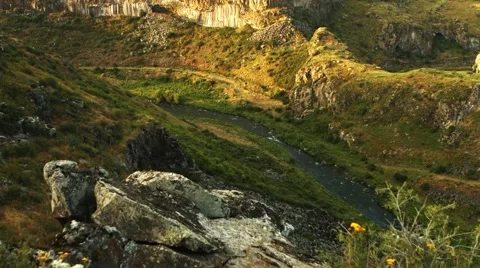 Mountain River Stockbeeldmateriaal 53232623