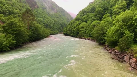 Mountain river in the gorge of the North Caucasus 库存影片 157732894