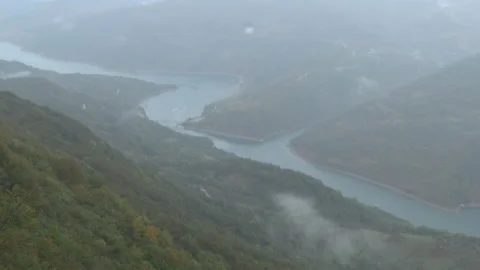Mountain river from a height Vídeo Stock 229168964