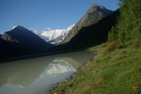 The mountain river in the mountains. Current through the gorge the river. S.. Foto stock
