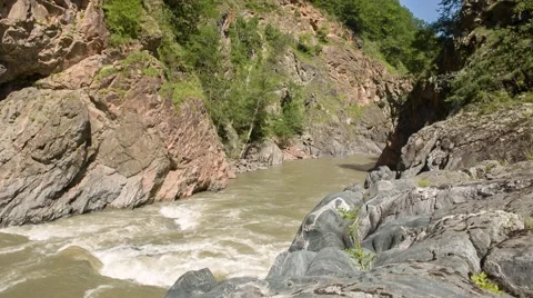 Mountain river panorama Видео 58470741