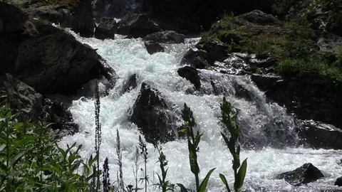 Mountain river, slow motion Vídeos de archivo 106328523