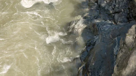 Mountain river stream Vídeos de archivo 52384556